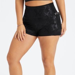 Fabletics Ultra luxe XXL High-Waisted Pocket Shorts 2”